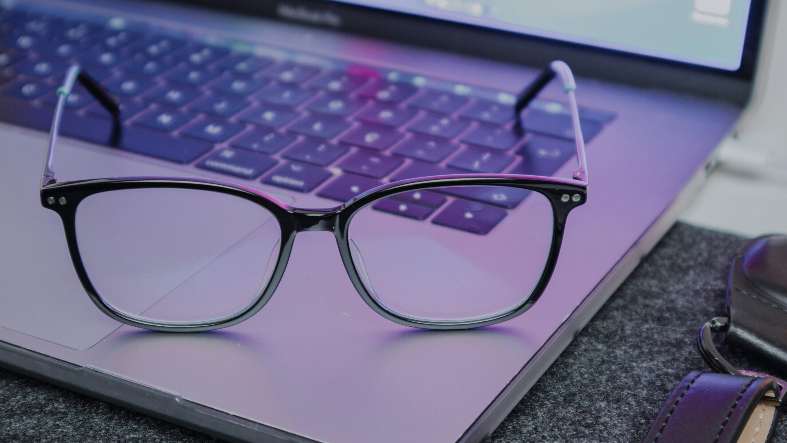 ブルーライトカットメガネ